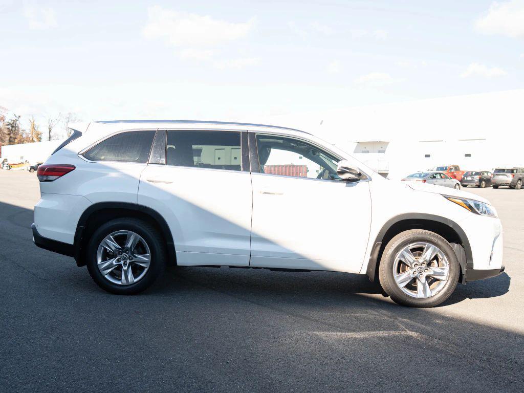 used 2017 Toyota Highlander car, priced at $17,995