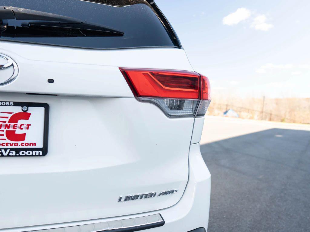 used 2017 Toyota Highlander car, priced at $17,995