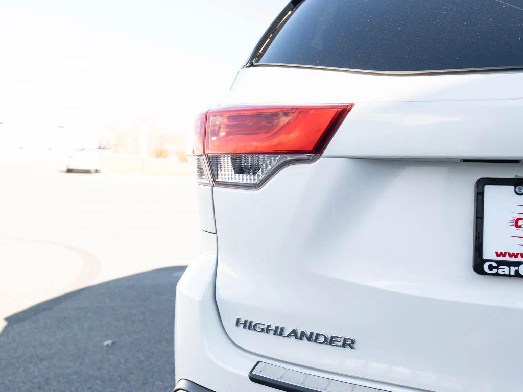 used 2017 Toyota Highlander car, priced at $17,995