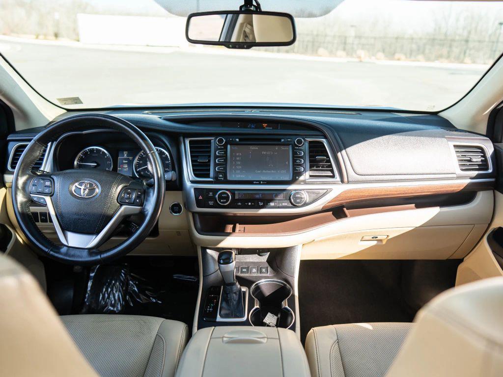 used 2015 Toyota Highlander car, priced at $14,995