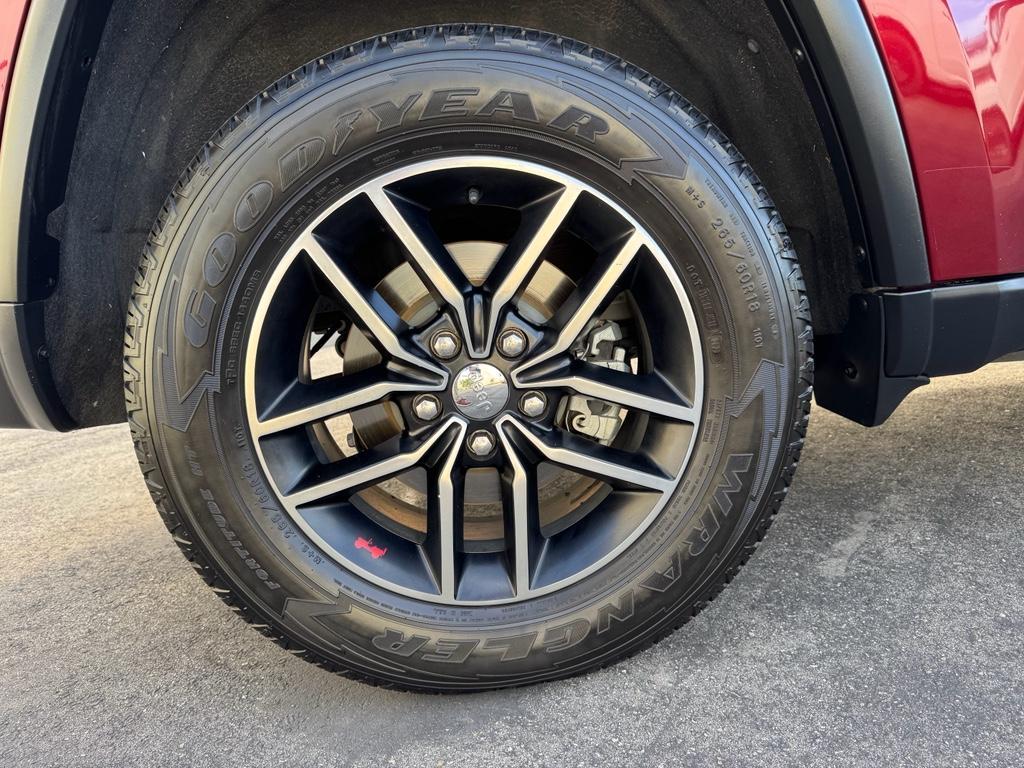 used 2018 Jeep Grand Cherokee car, priced at $15,520