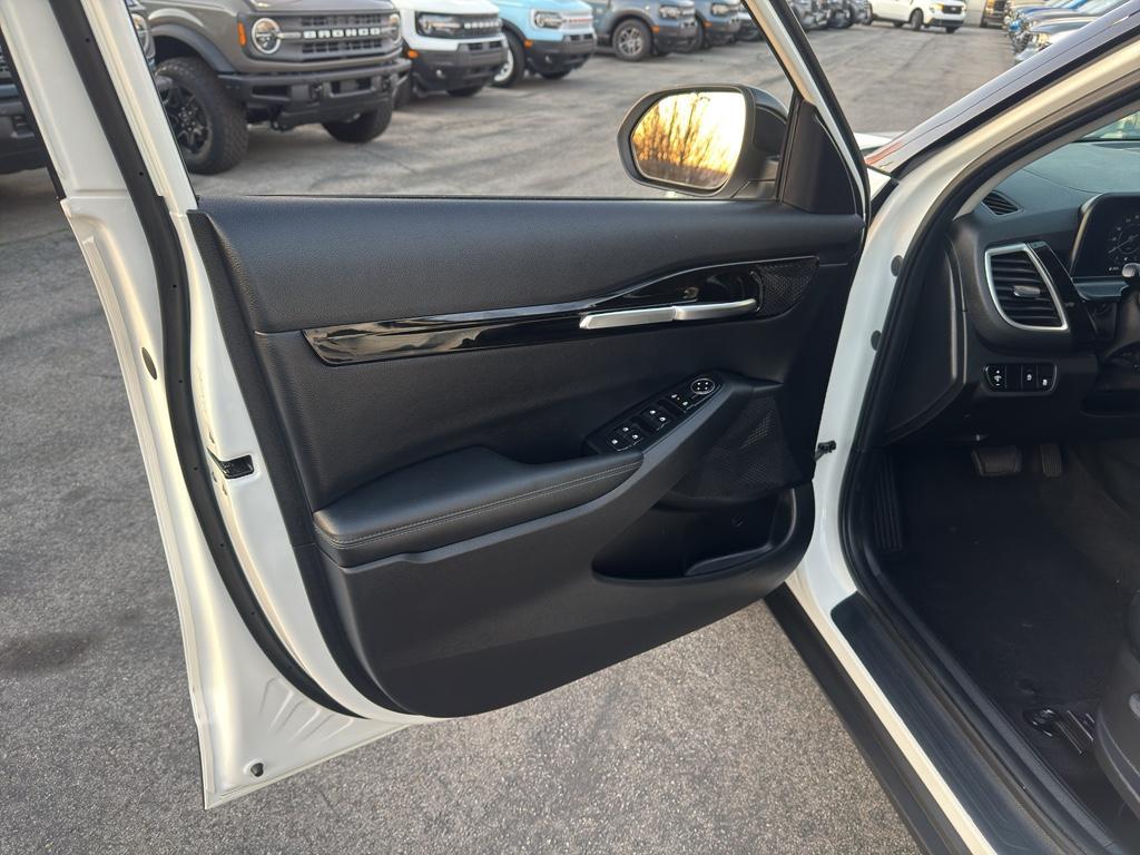 used 2024 Kia Seltos car, priced at $20,550