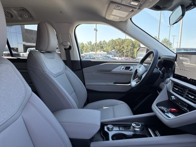 new 2025 Ford Explorer car, priced at $39,560