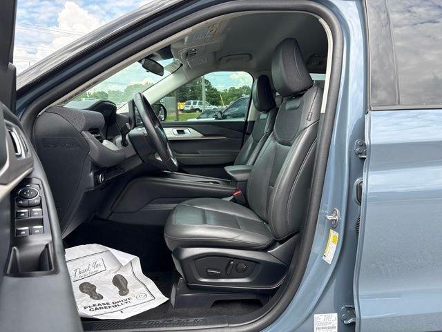 used 2025 Ford Explorer car, priced at $35,998