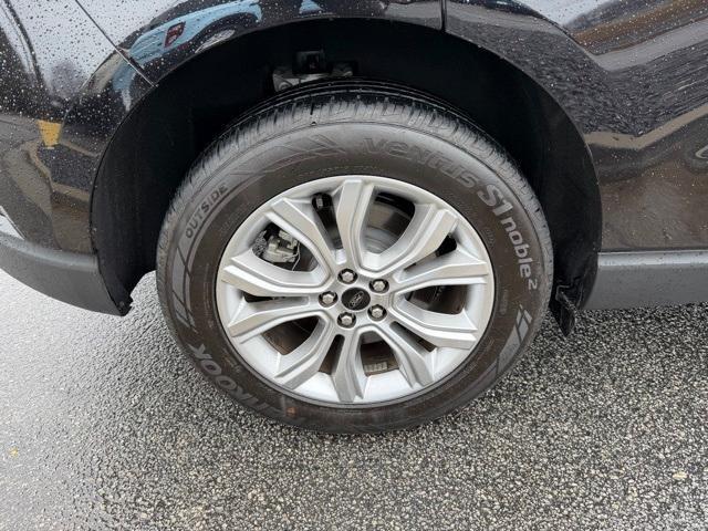 used 2024 Ford Edge car, priced at $31,998