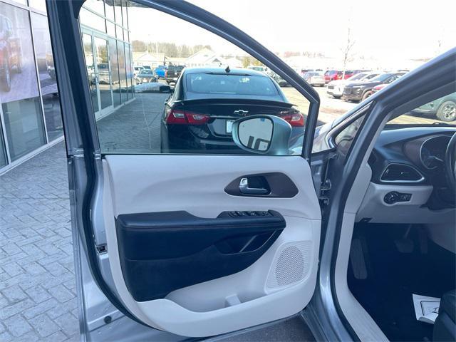 used 2019 Chrysler Pacifica car, priced at $14,993