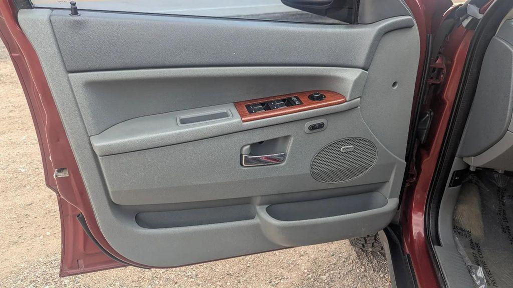 used 2007 Jeep Grand Cherokee car, priced at $8,988