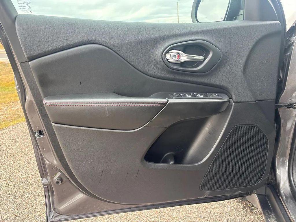 used 2019 Jeep Cherokee car, priced at $18,988