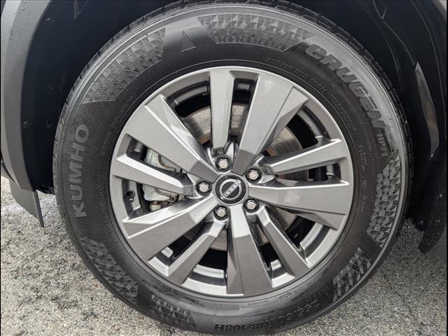 used 2025 Nissan Pathfinder car, priced at $33,890