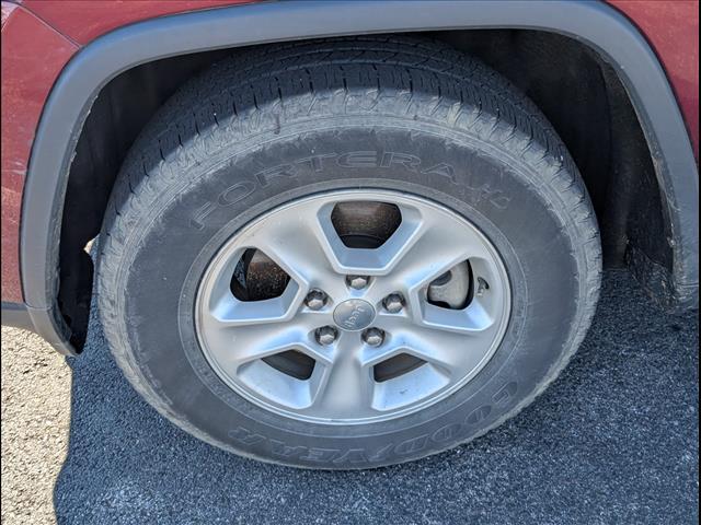 used 2017 Jeep Grand Cherokee car, priced at $14,991