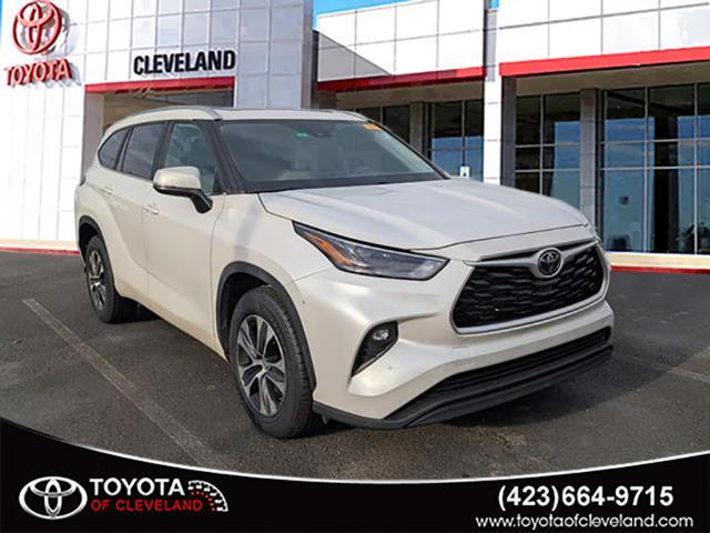 used 2023 Toyota Highlander car, priced at $39,991