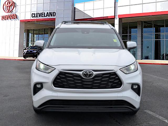 used 2022 Toyota Highlander car, priced at $37,993