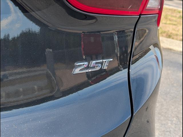 used 2022 Hyundai Santa Fe car, priced at $25,991