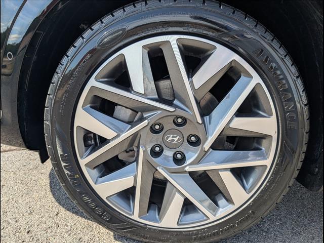 used 2022 Hyundai Santa Fe car, priced at $25,991