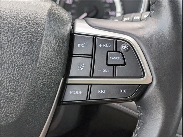 used 2024 Toyota Highlander car, priced at $43,894