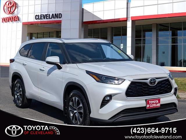 used 2023 Toyota Highlander car, priced at $43,891