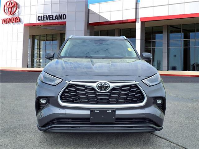 used 2025 Toyota Highlander Hybrid car, priced at $52,991