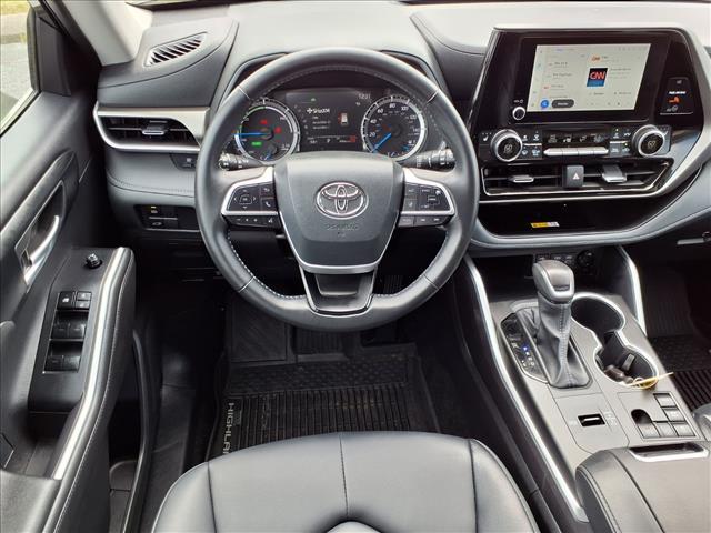 used 2025 Toyota Highlander Hybrid car, priced at $52,991