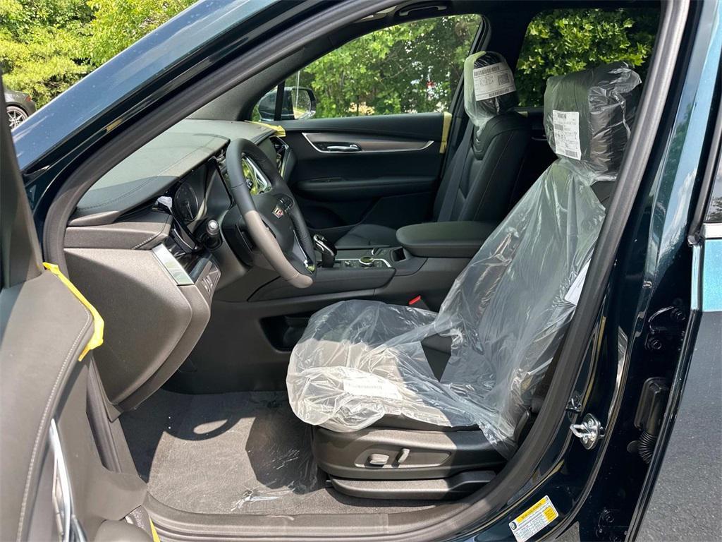 new 2025 Cadillac XT6 car, priced at $53,315