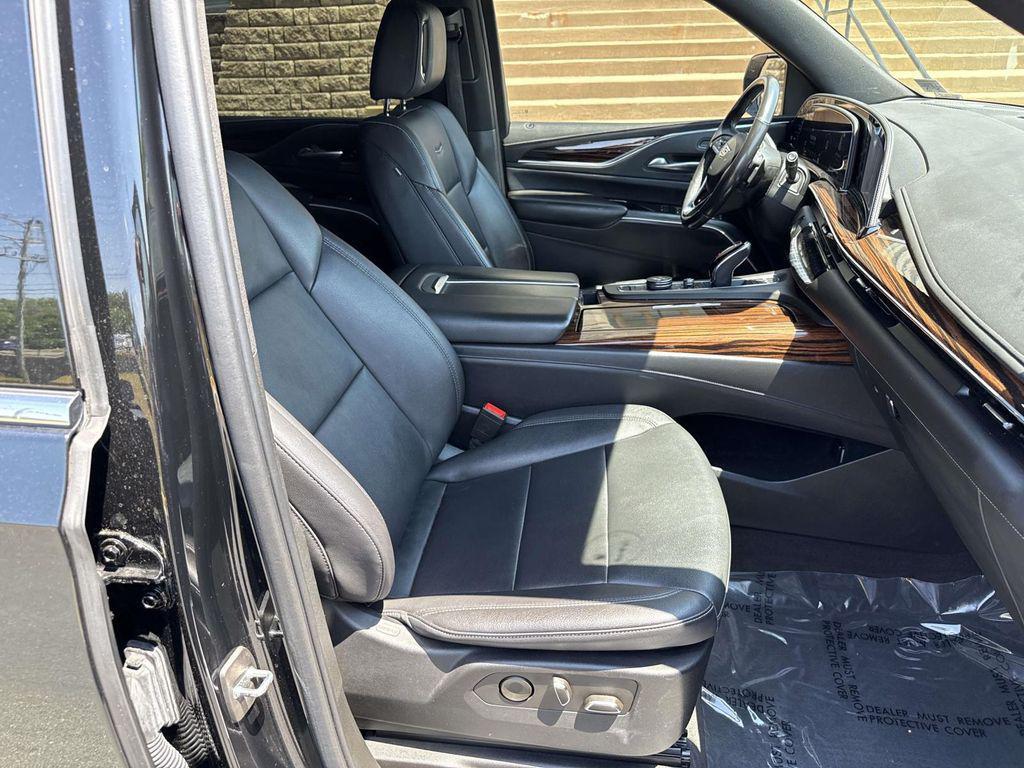 used 2022 Cadillac Escalade ESV car, priced at $47,499
