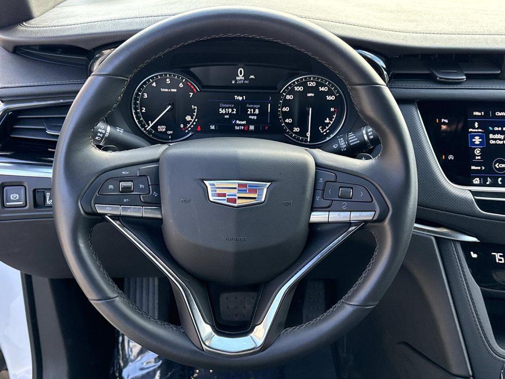 new 2025 Cadillac XT6 car, priced at $53,915