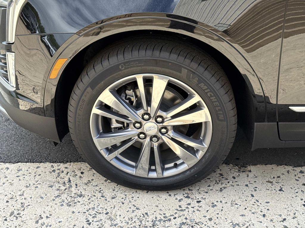 new 2026 Cadillac XT5 car, priced at $63,519