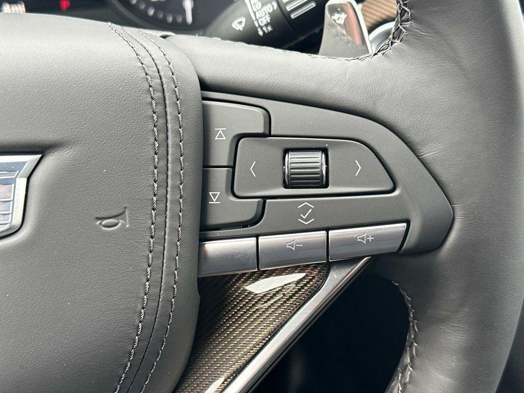 new 2025 Cadillac XT6 car, priced at $76,915