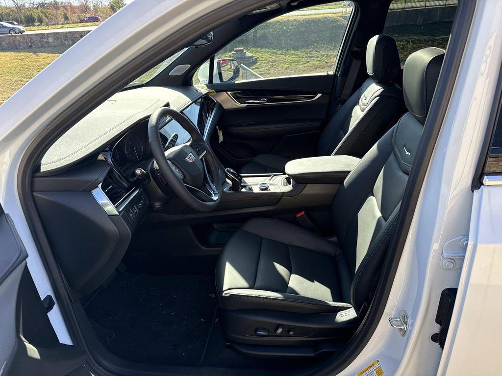 new 2025 Cadillac XT6 car, priced at $64,990