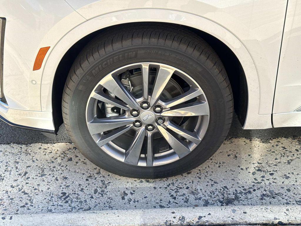 new 2025 Cadillac XT6 car, priced at $64,990