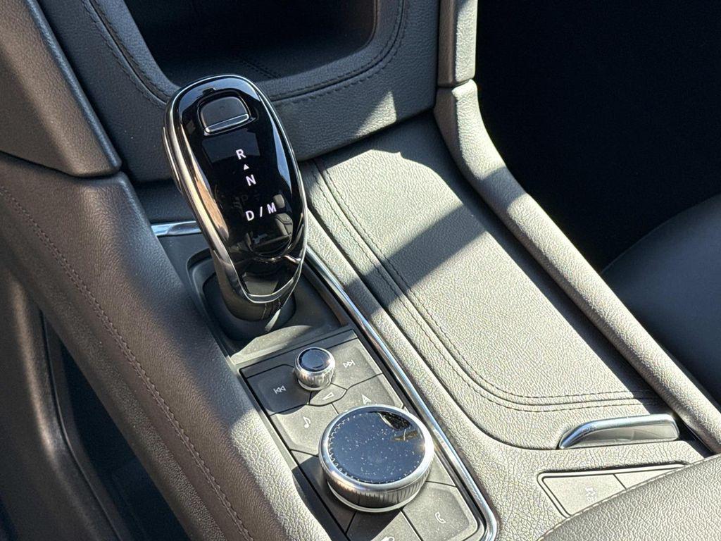 new 2025 Cadillac XT6 car, priced at $64,990