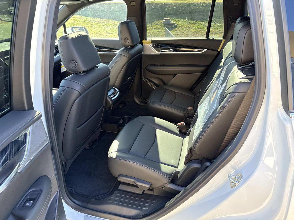 new 2025 Cadillac XT6 car, priced at $64,990