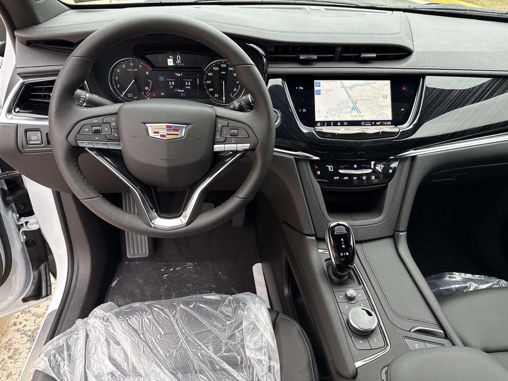 new 2025 Cadillac XT6 car, priced at $58,915