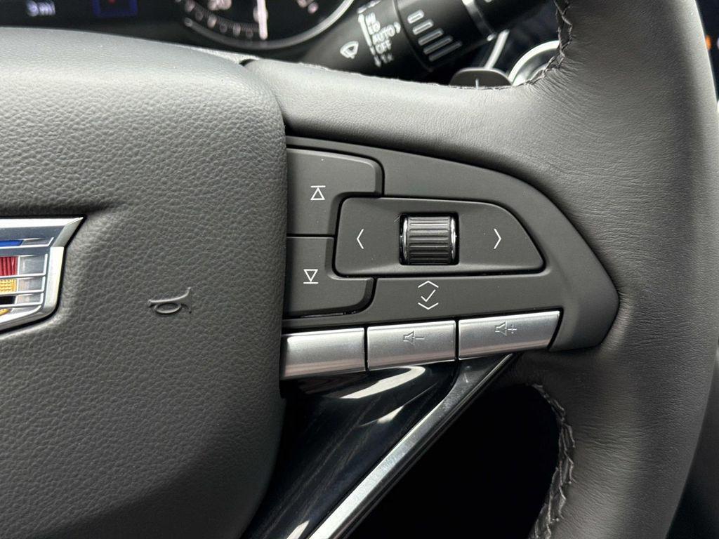 new 2025 Cadillac XT6 car, priced at $58,915