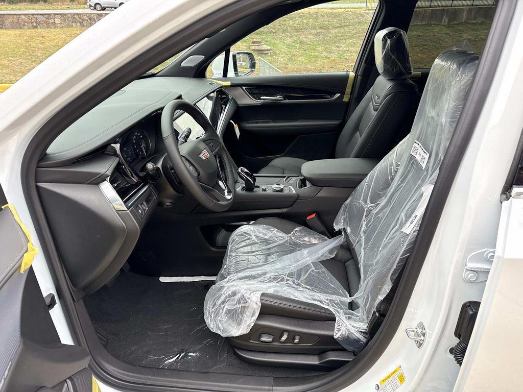 new 2025 Cadillac XT6 car, priced at $58,915