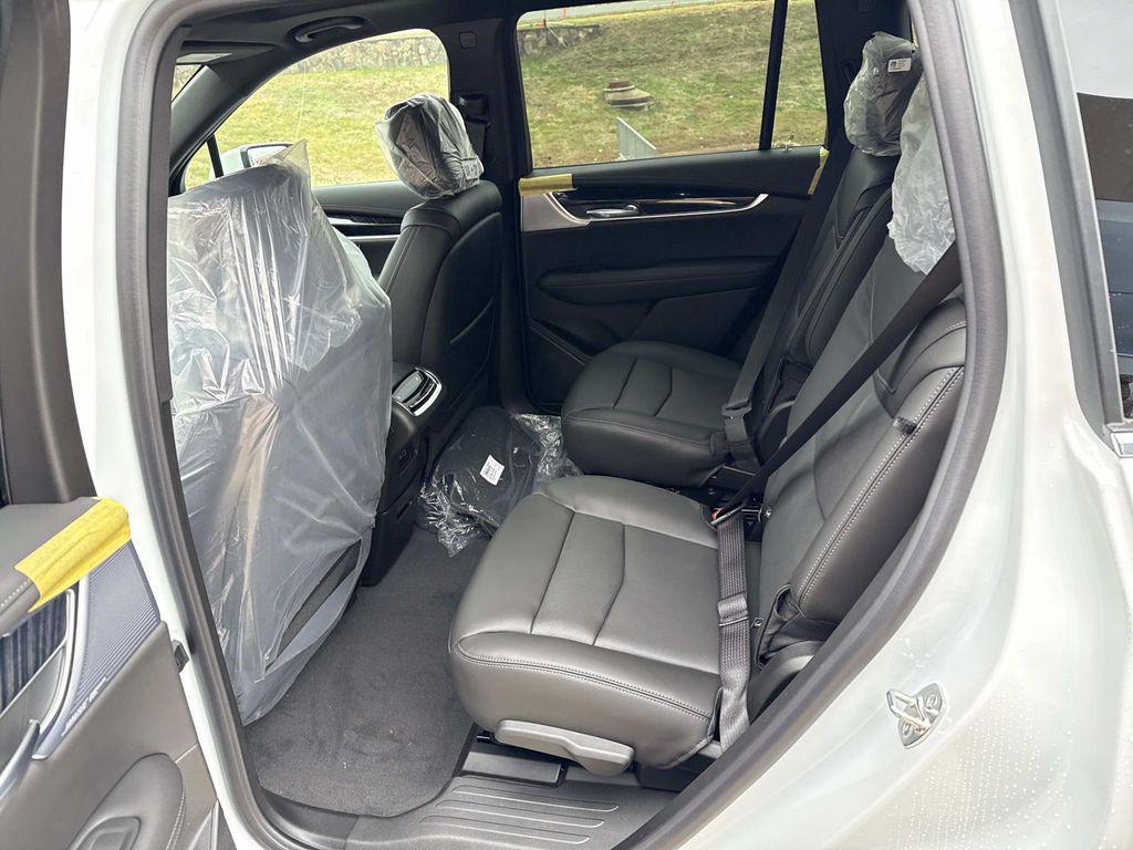 new 2025 Cadillac XT6 car, priced at $58,915