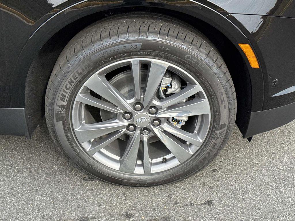 new 2026 Cadillac XT5 car, priced at $59,520