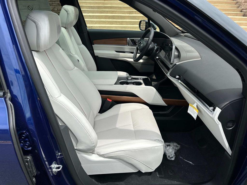 new 2026 Cadillac VISTIQ car, priced at $81,615