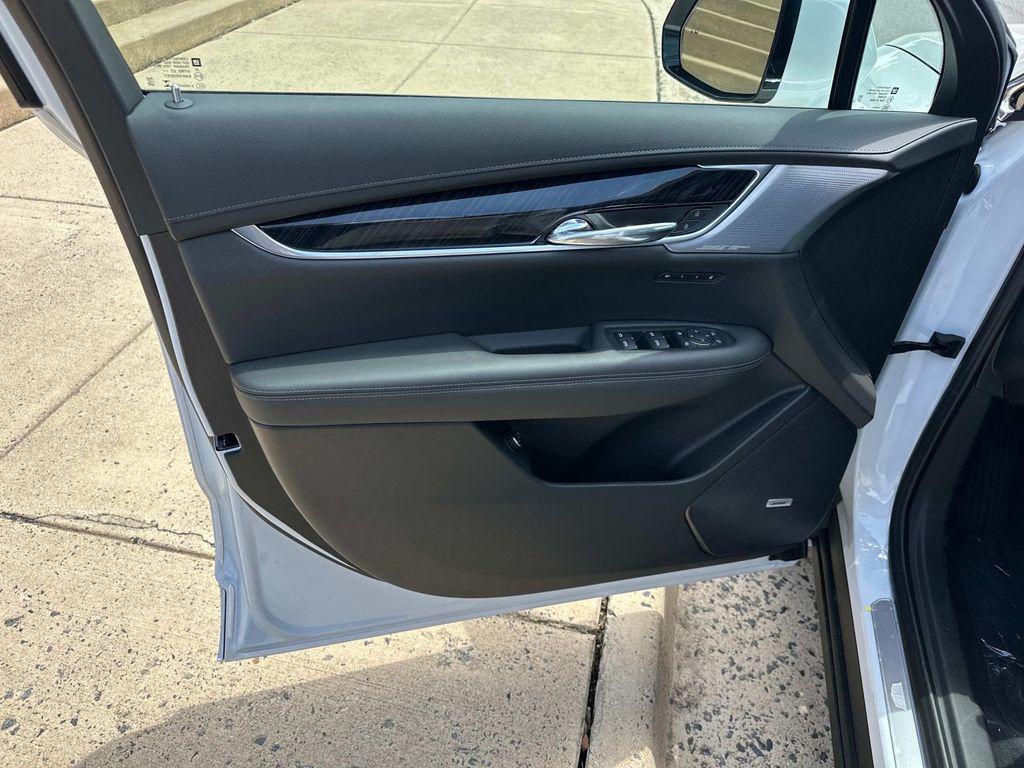 new 2025 Cadillac XT6 car, priced at $64,565
