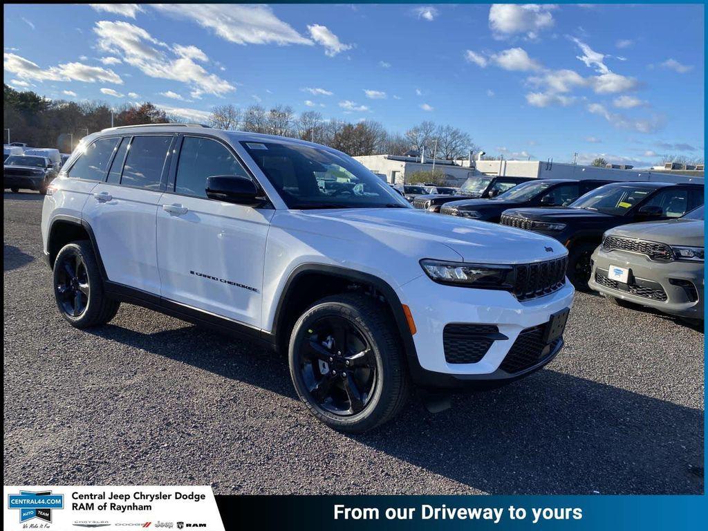 new 2025 Jeep Grand Cherokee car, priced at $47,780
