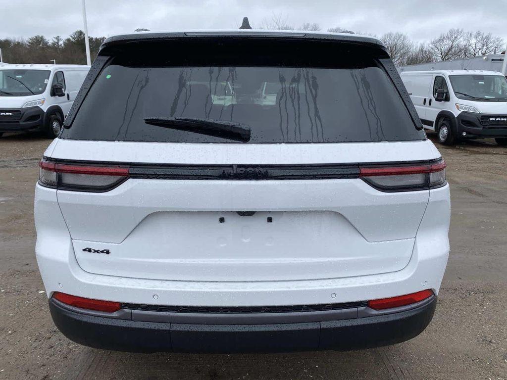 new 2026 Jeep Grand Cherokee car, priced at $48,575