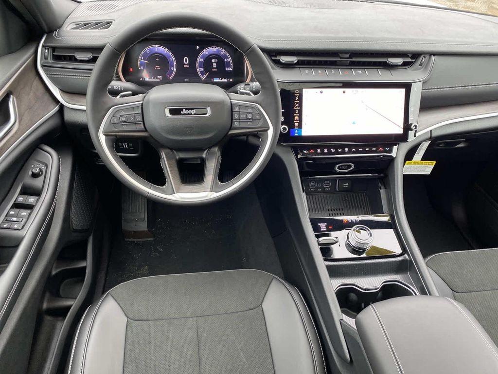 new 2026 Jeep Grand Cherokee car, priced at $48,575