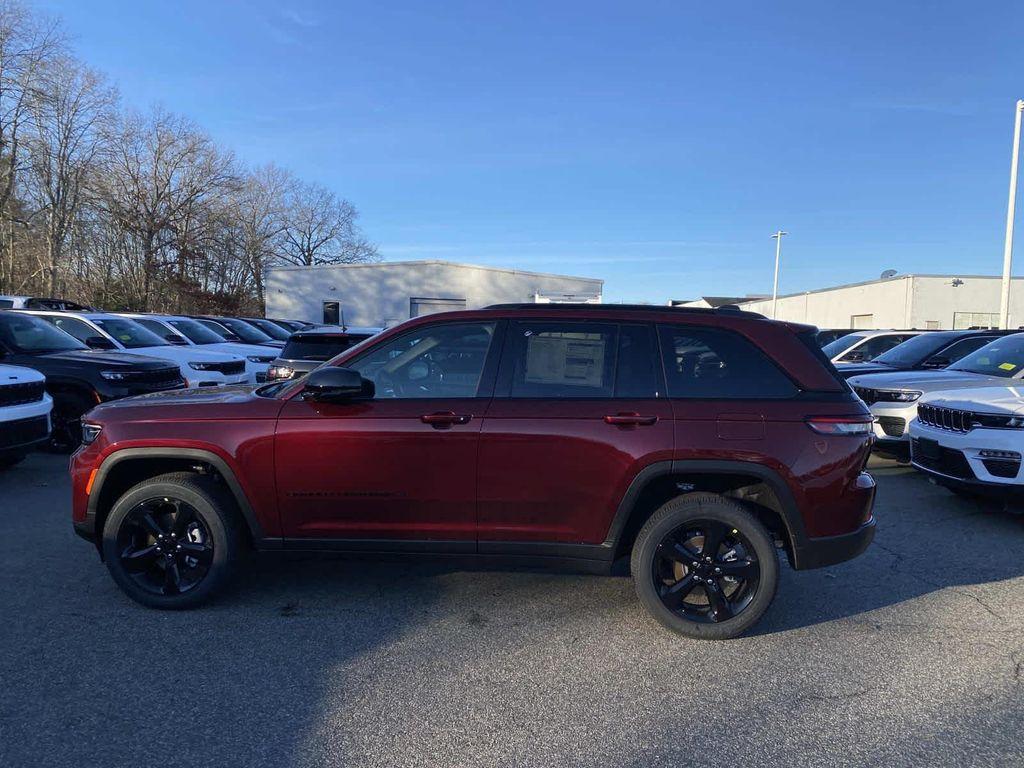 new 2025 Jeep Grand Cherokee car, priced at $48,375