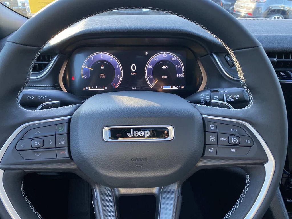new 2025 Jeep Grand Cherokee car, priced at $48,375