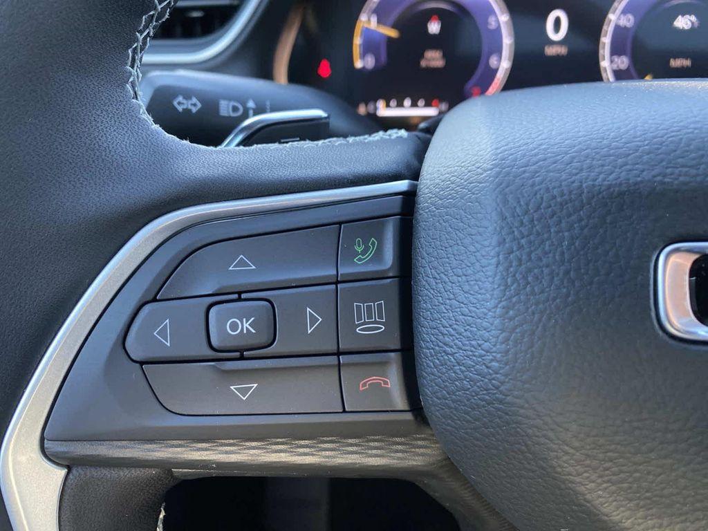 new 2025 Jeep Grand Cherokee car, priced at $48,375