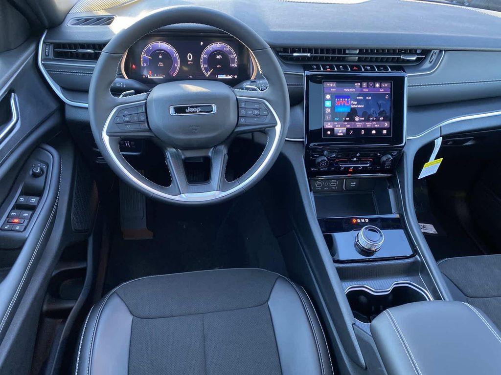 new 2025 Jeep Grand Cherokee car, priced at $48,375