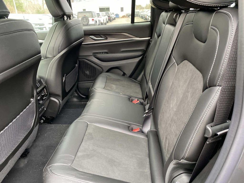 new 2026 Jeep Grand Cherokee car, priced at $48,750