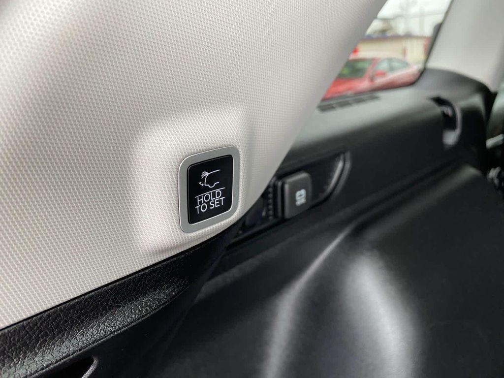 used 2023 Jeep Grand Cherokee car, priced at $33,290