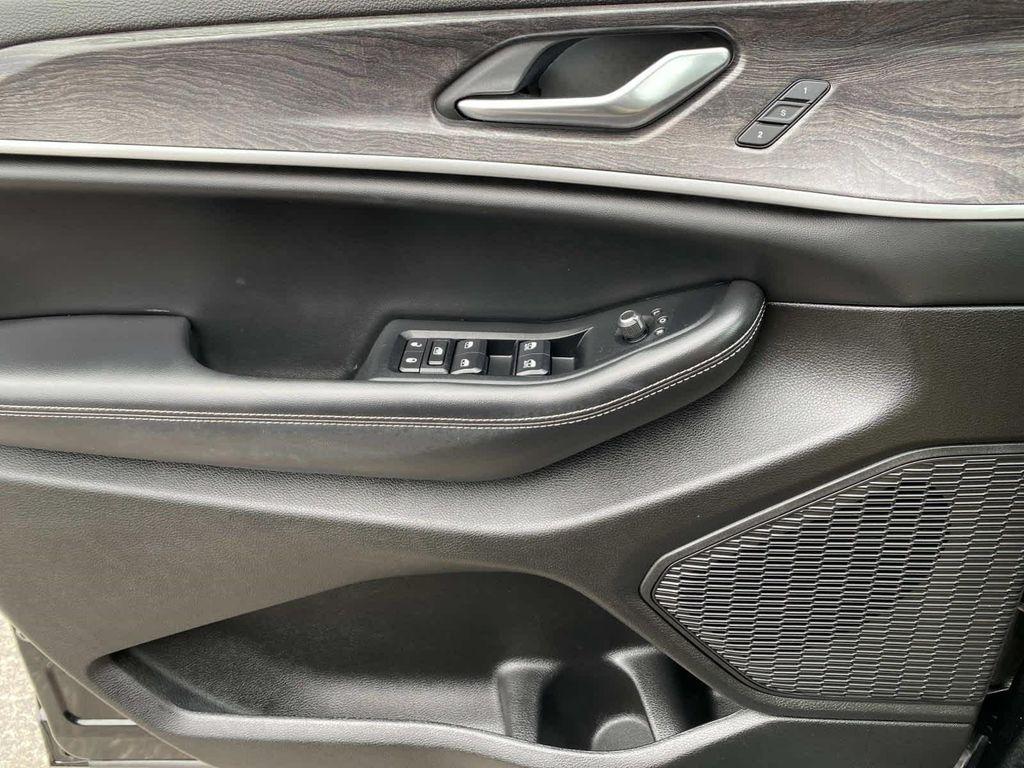 used 2023 Jeep Grand Cherokee car, priced at $33,290