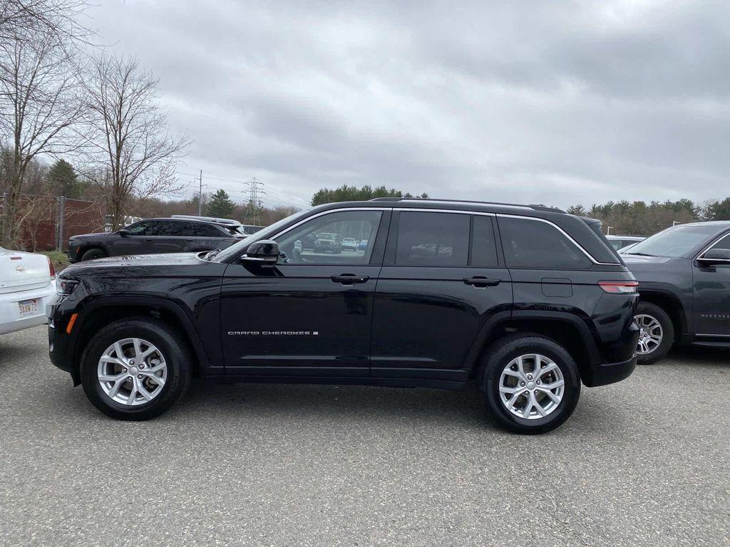 used 2023 Jeep Grand Cherokee car, priced at $33,290
