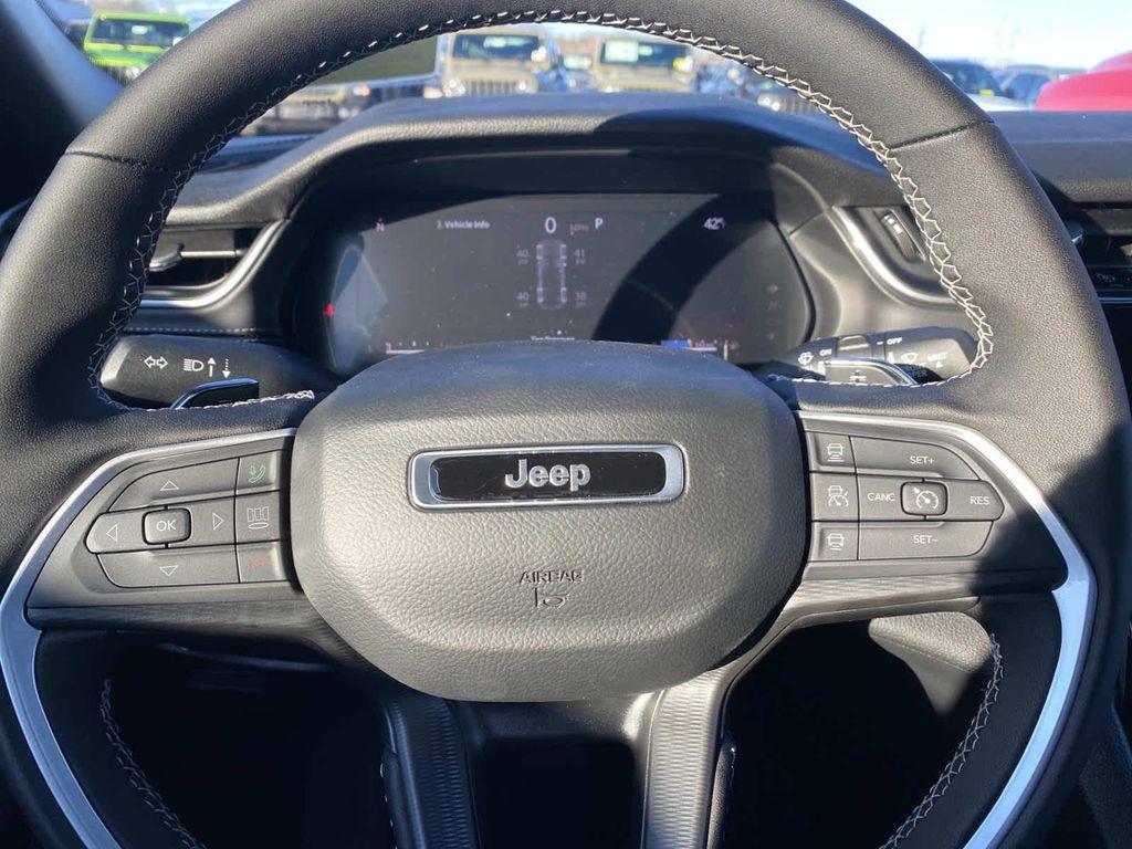 new 2025 Jeep Grand Cherokee car, priced at $47,780